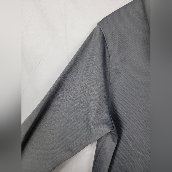 Mens Medium Loose Fitting Under Armour Hoodie - Picture 6 of 6